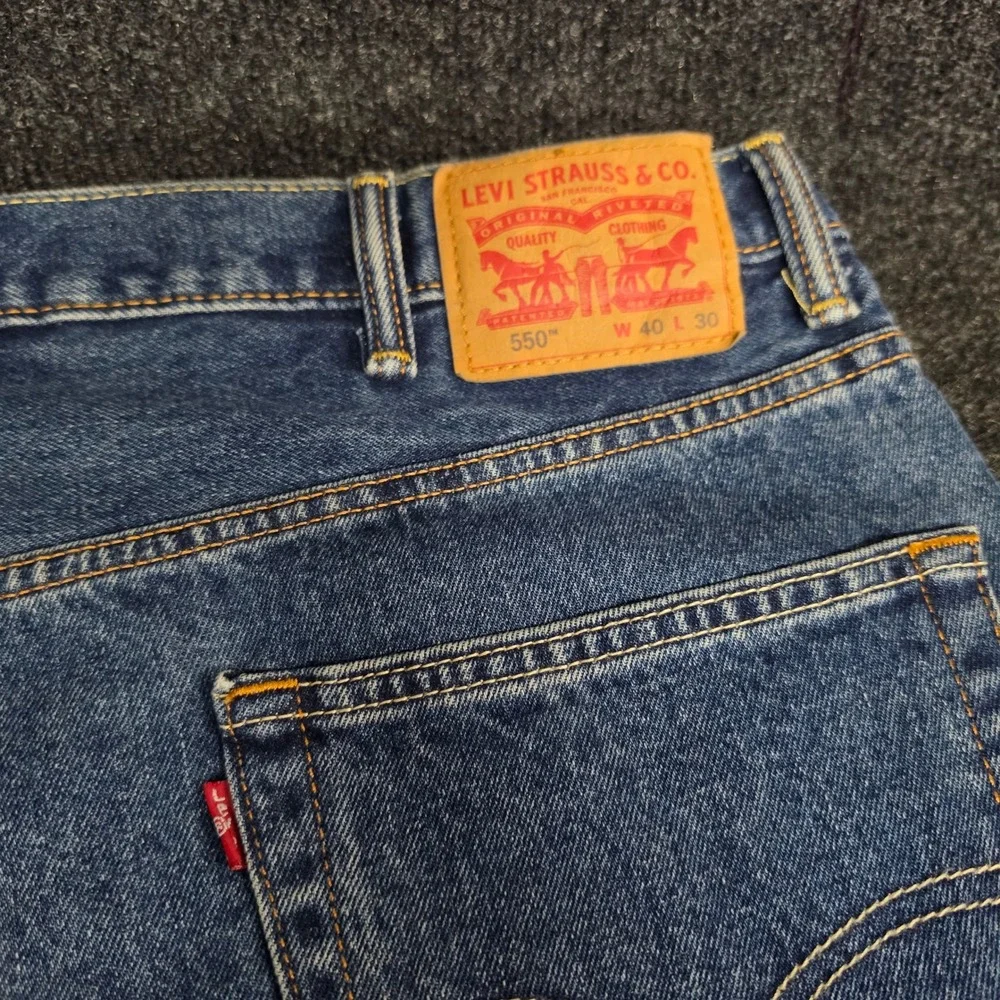 Levis 550 Relaxed Fit Jeans Mens 40x30 Medium Wash Blue Denim Tapered Leg